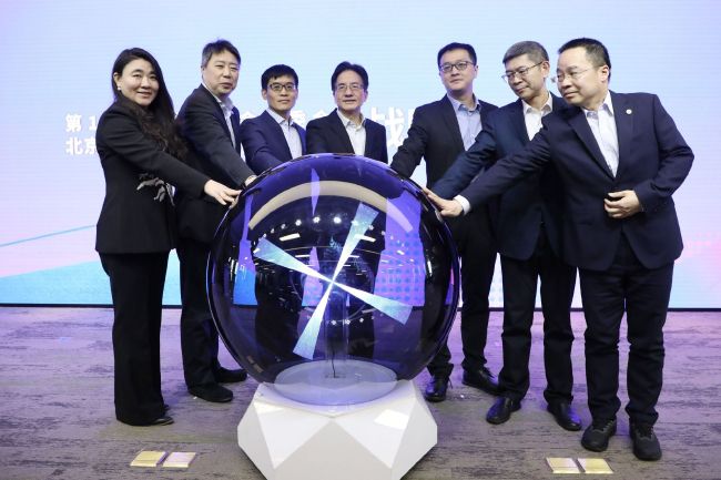 厨房玩朋友娇妻hd中文视频